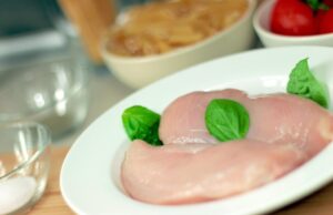 Никогаш не ги мијте овие намирници пред да готвите, тоа може да биде опасно за вашето здравје