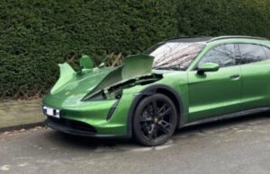 Порше расклопено поради лед светла од 3500 евра