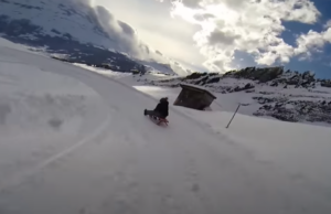 (ВИДЕО) Погледнете го спуштањето по најдолгата патека за санки во Европа!