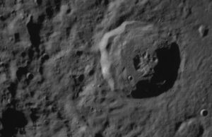 Камерата на „Одисеј“ го сними познатиот кратер на Месечината
