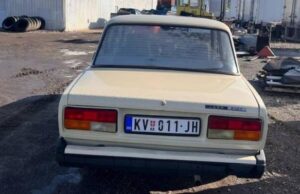 Се продава за 16.000 долари: Oваа „Лада“ е хит во Чикаго