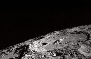 (ВИДЕО) Одисеј испиша историја: Ги испрати првите фотографии од јужната страна на Месечината