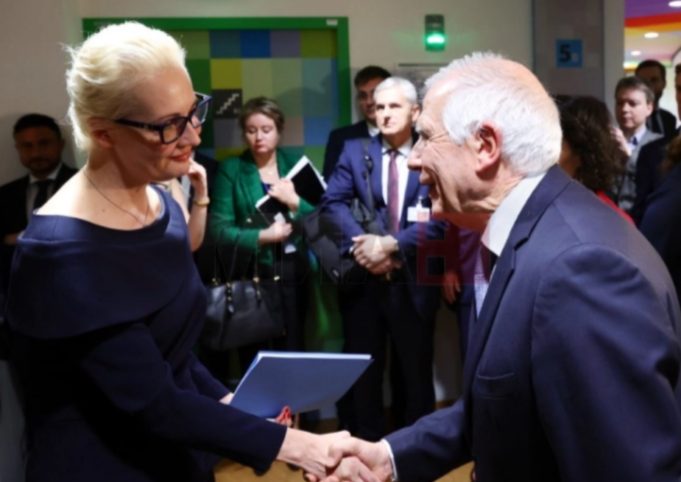 borel sopruga navalni