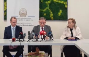 Комисијата за заразни болести утре треба да ја појасни одлуката за забрана за прием на деца во градинките