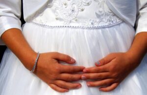 Одлуката за детски бракови во Македонија ја носат машките членови на семејството и очекуваат девојчињата да ја прифатат