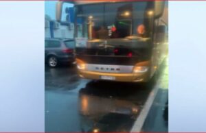 Српската полиција ги блокира косовските автобуси на границата со Хрватска