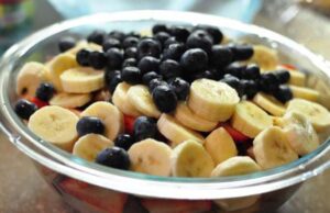 Боровница, грозје и банана – најдоброто овошје за здравјето на мозокот