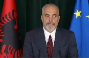 Нападнат кабинетот на Еди Рама, уапсен странски државјанин