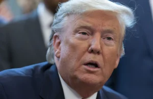 Трамп: Ме застрелаа со куршум во горниот дел од десното уво