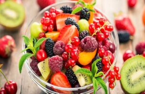 Четири видови овошје кои помагаат во борбата против вишокот килограми