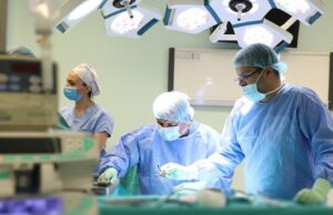 Успешно отстранет голем тумор на мозок кај 43-годишен пациент во „Аџибадем Систина“, прва ваква операција во Македонија