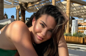 Дали оваа бринета е една од најубавите Албанки?