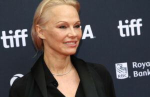 Памела Андерсон – фатална и со малку шминка