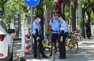 Напад со нож во близина на училиште во Пекинг: пет лица се повредени, од кои три деца