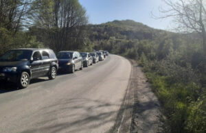 На Плетвар сообраќајот се одвива по една лента поради опожарено возило