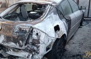 ОЈО Штип постапува по известување за опожарено возило на медиумски работник