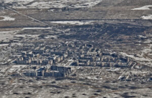 Си-Ен-Ен: Русија го зазеде клучниот град Вугледар во источна Украина, војници мавтаа со руско знаме над урнатините