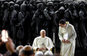 Папата: На многу земји им се потребни мигранти