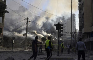 Спијат на плажите: раселените во Либан исплашени поради израелските бомбардирања