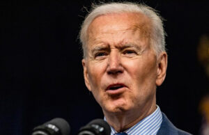 Бајден: Нашата демократија е загрозена ако победи Трамп