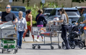 Повеќето Американци чувствуваат дека живеат полошо од пред четири години, според истражувањата