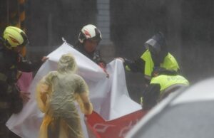 Силен тајфун го погоди Тајван