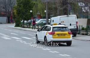 Таксист возел туристи, па сам од нивниот паричник си зел 1.700 денари за услугата