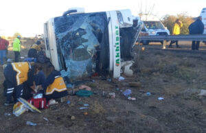 (Видео) Се преврте автобус во Турција, шест лица загинаа