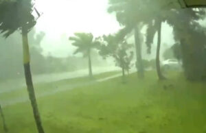 (Видео) Ураган на векот во Флорида, пристигнуваат страшни снимки
