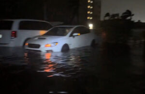 (Видео) Поплавени паркинзите на Флорида, автомобилите потопени во вода