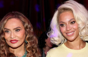 Додека за Бијонсе се шири морничава теорија на заговор, таа ужива на црвениот тепих со нејзината мајка