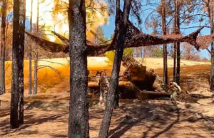 (Видео) Украински дронови уништија два руски топа 25 километри зад линијата на фронтот