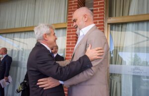 Ахмети им честита на Албанците и на Рама за отворањето на преговорите со ЕУ
