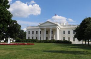 Иран предупреден од Белата куќа за последиците ако одговори на новите израелски напади