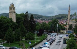 Се судрија „пежо“ и мотоцикл во Битола, со тешки повреди едно лице пренесено во болница