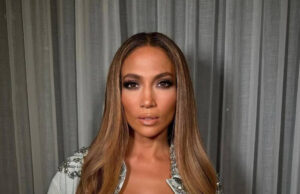 Џенифер Лопез знае како да привлече внимание со модните изданија: деколтеран фустан и капут од 7.000 долари