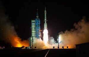 (Видео) Кина испрати нов екипаж во вселената