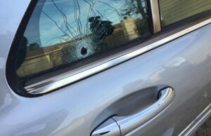 Куршум погодил возило на скопјанец во Кисела Вода