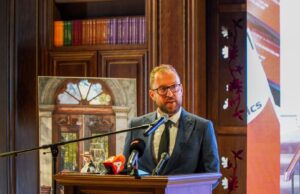 СКРМ: Го молиме министерот за култура, да застане на страна на вработените, да им ја исплати платата