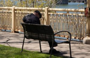 Осумдесетгодишен скопјанец нападнат од неговата ќерка