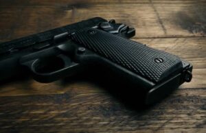 Тригодишно дете од САД случајно застрела бебе со пиштол