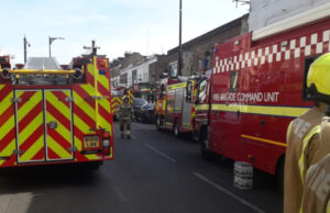 (Видео) 70 пожарникари гаснат пожар во висока зграда, жителите евакуирани: драма во Лондон