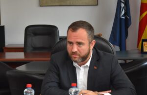 Тошковски најави засилен видео-надзор откако првооделенци сакале да силуваат ученик во Скопје