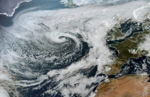 Ураганот Кирк пристигнува во Европа