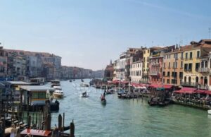 Венеција продолжува да наплаќа такси за еднодневни патувања во 2025 година