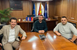 Алијанса за Албанците: Меџити ги злоупотребува државните канцеларии за партиски состаноци