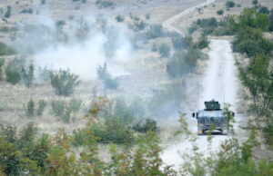 Сомнителни лица со возило се движеле низ воениот објект Криволак, во автомобилот имале алати за ископ