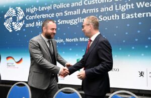 Тошковски: Ефикасна прекугранична полициско-царинска соработка за успешна борба со шверцот на мало и лесно оружје и криумчарењето мигранти