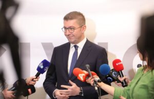 Се доближуваат ставовите во однос на каматата за унгарскиот заем со банкарската асоцијација, вели Мицкоски