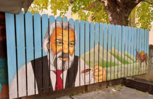 Насликан мурал со Ѓорѓи Колозов во скопско кафуле близу Соборна